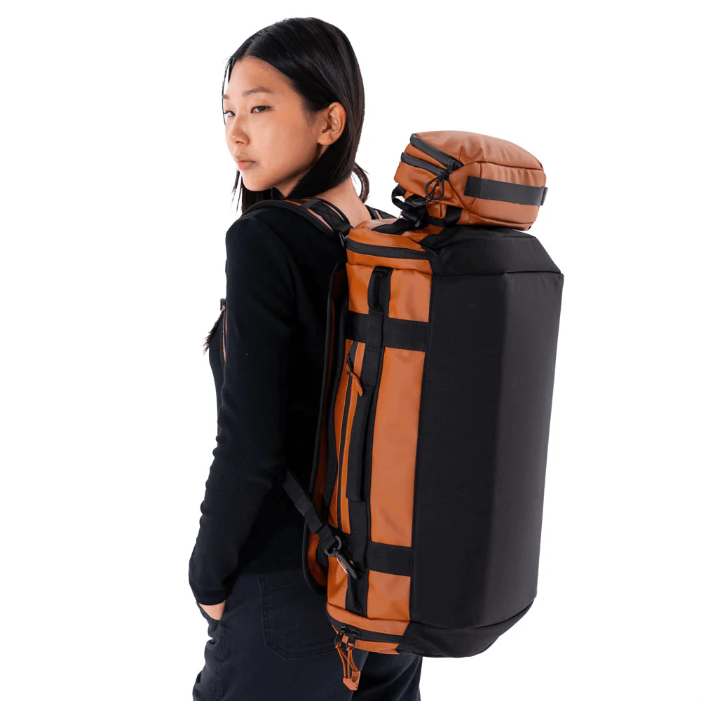 CARRYALL Duffel 40L in Sedona Orange - Image 3