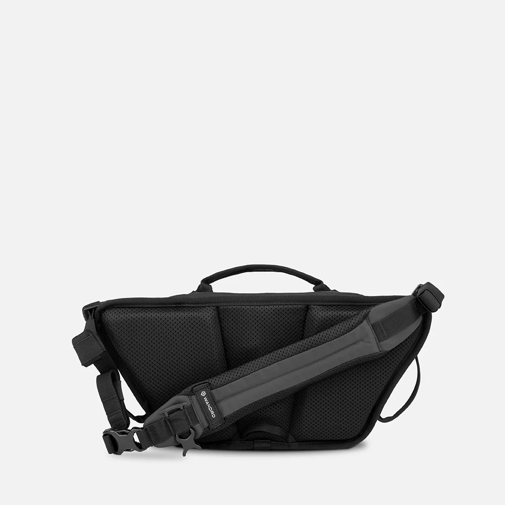 ROGUE 6L Sling in High-Gloss Black - Image 3